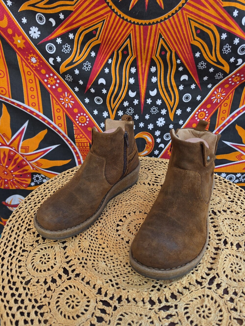 Børn Women’s US 9 EU 40 Brown Suede Leather Ankle Boots Side Zip Boho